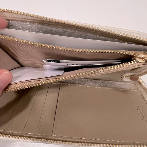 NWT - Coach Medium Id Zip Wallet With Quilting - GOLD/CHALK - Picture 10 of 11